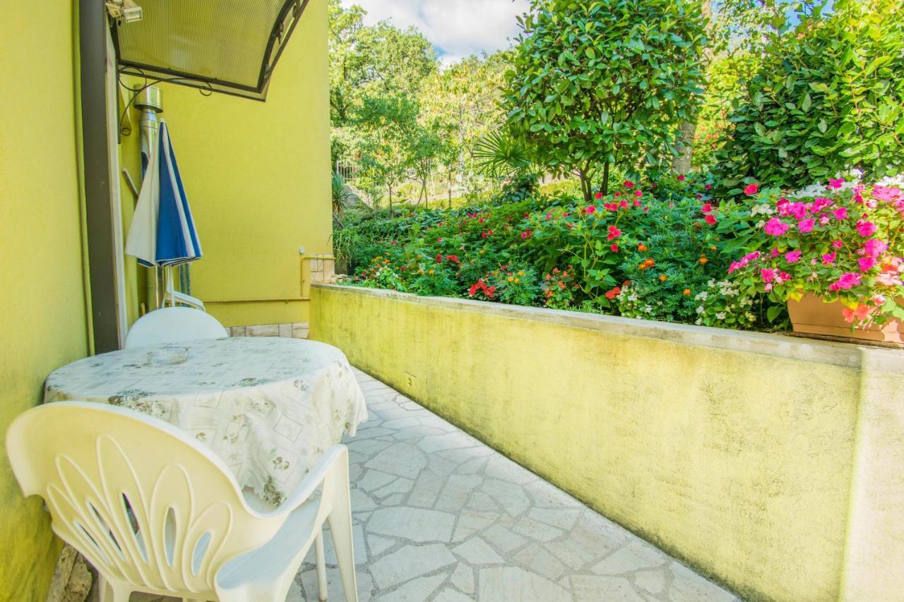 Apartments Anita Near Opatija With Private Parking Матулі Екстер'єр фото