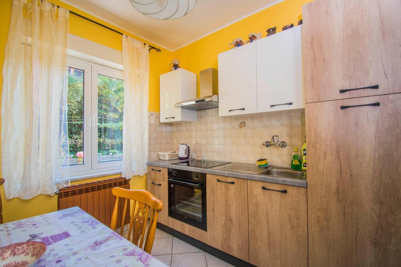 Apartments Anita Near Opatija With Private Parking Матулі Екстер'єр фото