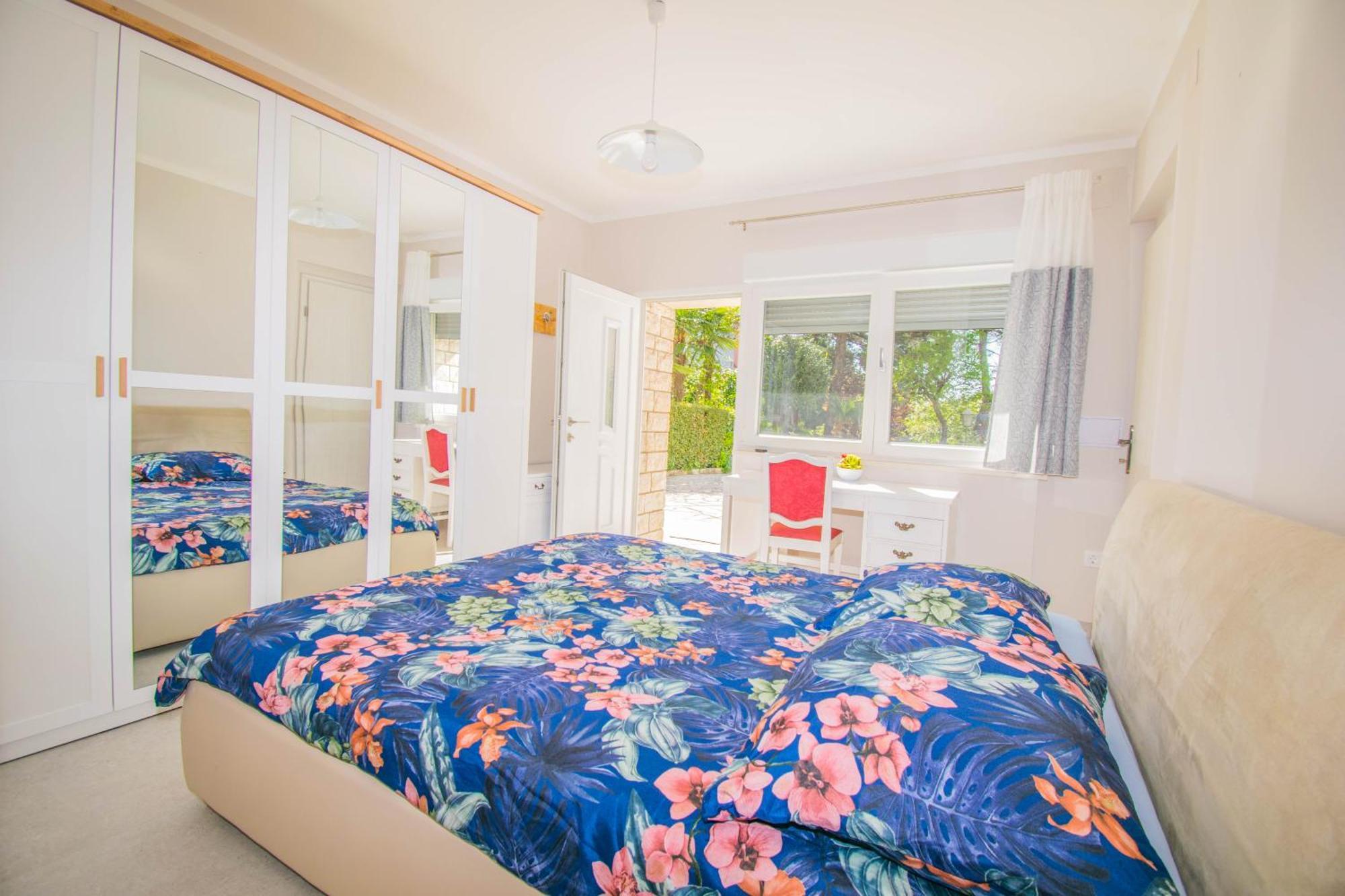 Apartments Anita Near Opatija With Private Parking Матулі Екстер'єр фото