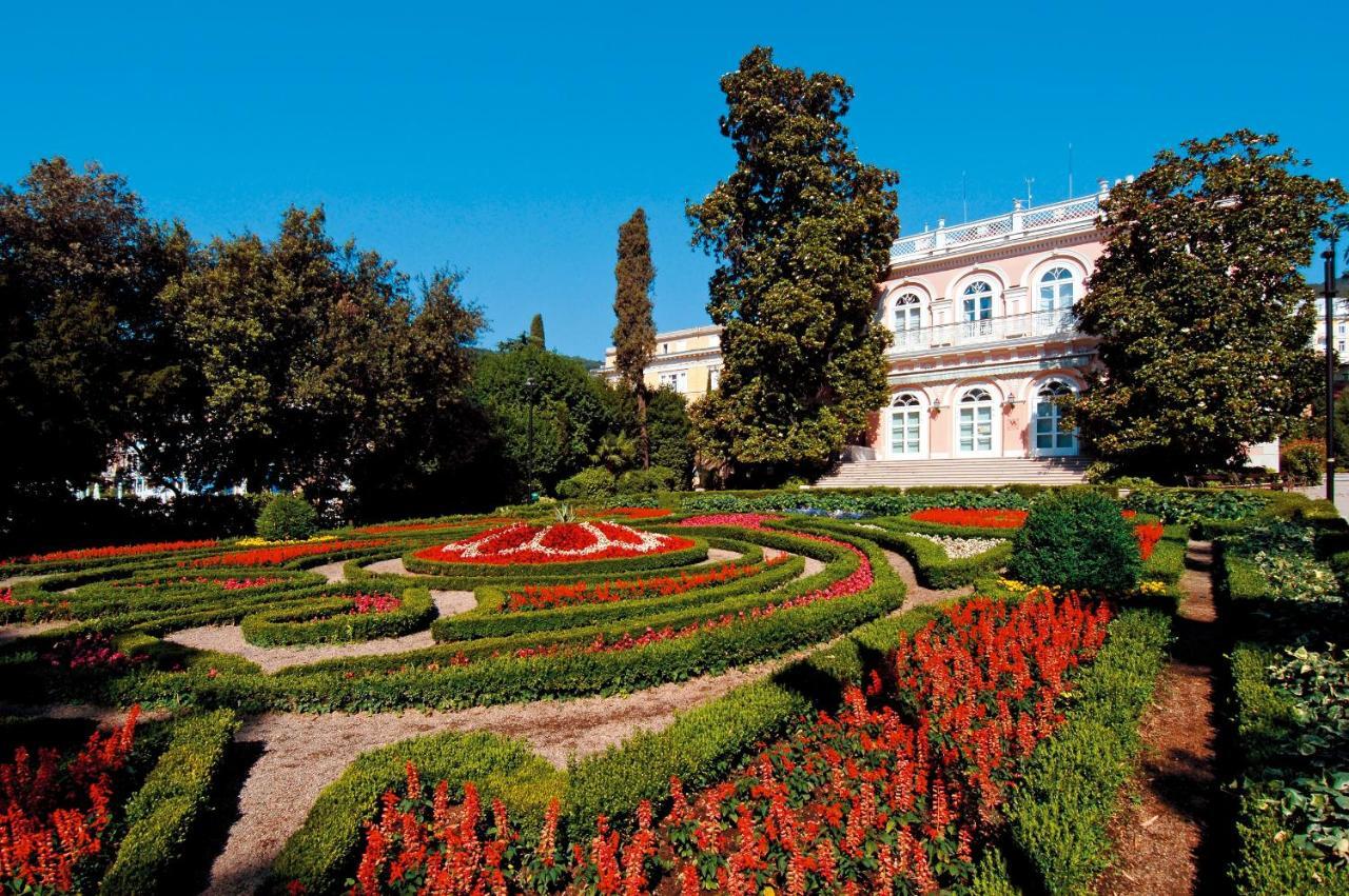 Apartments Anita Near Opatija With Private Parking Матулі Екстер'єр фото